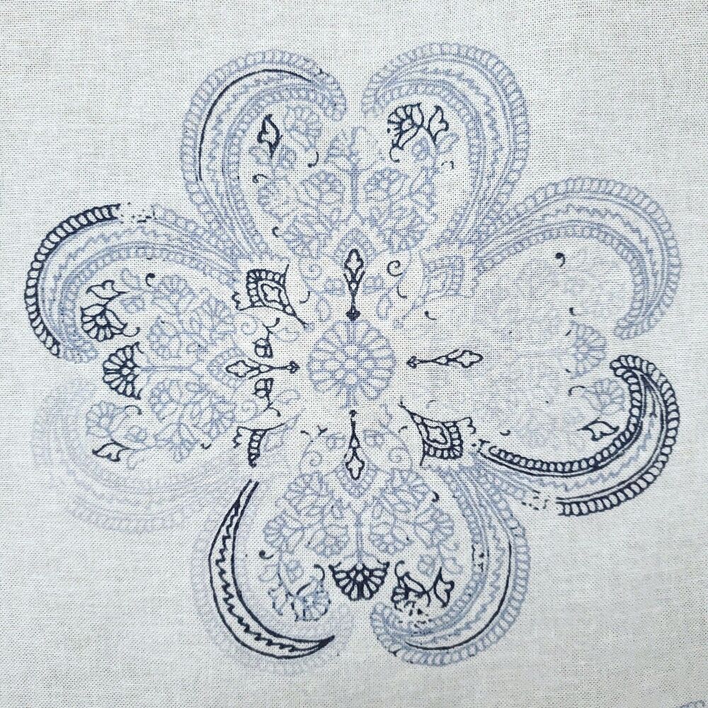 Threshold 100% Cotton Shower Curtain Cream Blue Floral Medallion 71 x 74 Approx - Picture 4 of 7